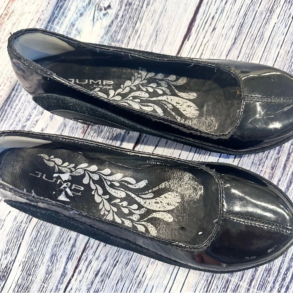 Jump Shiny Black Wedge Shoes